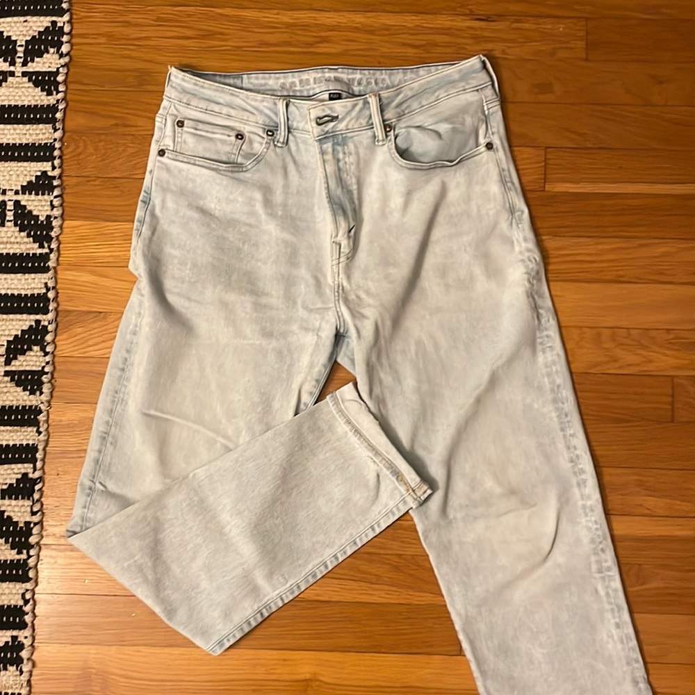 American Eagle Light Wash “Dad Jean”